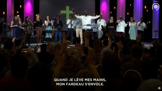‘프랑스판 신천지’ 밀폐 공간서 껴안고 노래·예배 2500명 감염