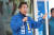 제21대 국회의원선거에서 서울 종로구에 출마한 더불어민주당 이낙연 후보가 5일 오후 종로구 무악동의 한 아파트 단지 앞에서 유세 차량에 올라 발언하고 있다. 연합뉴스