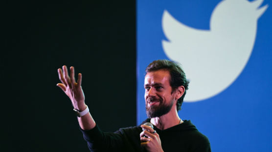 트위터 CEO, 지분 1조2000억원 어치 코로나 대응에 기부