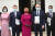 지난달 21일 주사나 차푸토바 슬로바키아 대통령(가운데)과 신임 각료들이 전원 마스크를 쓴 채 취임식 기념 촬영을 하고 있다. [로이터=연합뉴스] 