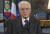 세르지오 마타렐라 이탈리아 대통령이 지난달 27일 신종 코로나 사태에 대해 긴급 기자회견을 하는 모습. 그는 11일 대국민 메시지를 통해 사회적 거리 두기를 강조하며 "나는 혼자 부활절을 기념할 것"이라고 밝혔다. [EPA=연합뉴스]