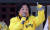 심상정 정의당 대표가 14일 오후 인천시 연수구 다이소 인천동춘점 앞에서 제21대 국회의원선거 정의당 연수구을 이정미 후보의 선거지원유세를 하면서 지지를 호소하고 있다. [뉴시스]