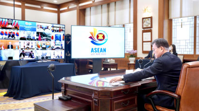 아세안+3 화상회의 개최···文 "각국 지원요청에 최대한 협조"