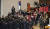 문희상 국회의장이 지난해 12월 27일 열린 본회의를 주재하기 위해 의장석으로 향하며 항의를 받고 있다. 김경록 기자