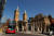 지난 14일 신종 코로나로 인해 텅 빈 영국 런던 리버풀 거리 인근에 빨간 버스가 서 있다. [로이터=연합뉴스] 