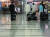 16일 오전 인천국제공항 2터미널에서 대한항공 객실 승무원들이 공항으로 들어서고 있다. 연합뉴스
