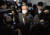 김형오 당시 공천관리위원장이 3월 13일 국회에서 열린 기자간담회에서 공천관리위원장직 사퇴의 뜻을 밝히고 회견장을 나서고 있다. / 사진:연합뉴스