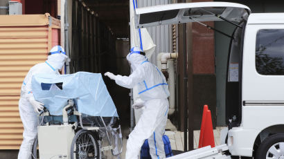 일본 코로나 하루 신규 확진 400명대…올림픽 조직위 최초 감염