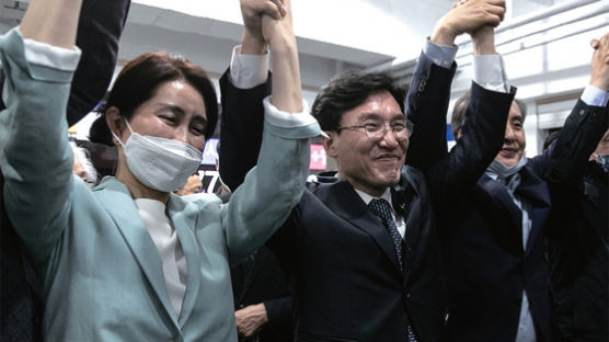 [월간중앙] 20년 만에 돌아온 ‘원조 86’ 김민석 