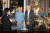 지난 2018년 10월 15일 김정숙 여사와 프랑스 브리지트 마크롱 여사가 파리 루브르 박물관을 찾아 전시실을 둘러보고 있는 모습. 사진 청와대 페이스북