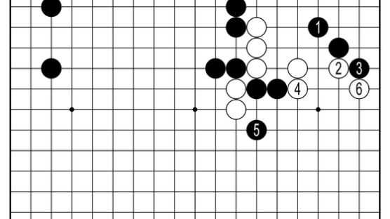 [삼성화재배 AI와 함께하는 바둑 해설] 전면전을 피한 것이 실책