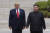 지난해 6월 도널드 트럼프 미국 대통령과 김정은 북한 국무위원장이 판문점에서 만나 회담햇다. [AP=연합뉴스]