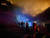 산림청 공중진화대원들이 24일 경북 안동시 풍천면 인금리 일대 야산에서 야간 산불 진화 작업을 하고 있다. 사진 산림청