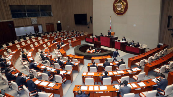 국회 예결위, 28일 전체회의…“재난지원금 이달 중 처리 목표”