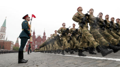 연기된 러시아 대독승전기념일…아베 "9월 3일이라면 불참"