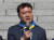 황희석 전 법무부 인권국장이 지난 3월 22일 서울 여의도 국회 본청 계단에서 열린 열린민주당 비례대표 후보 경선 참가자 공개 기자회견에서 인사말을 하고 있다.뉴스1