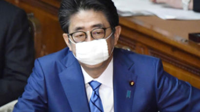 아베 “한국 중요한 나라…코로나 대응 협력 원해”