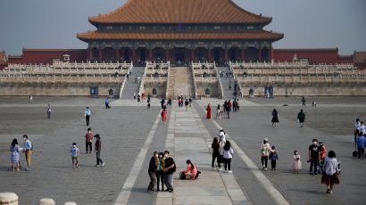 [한컷플러스+] 다시 문 연 베이징 자금성, 중국의 코로나 19는 끝났을까 