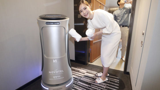 [사진] “지니, 수건 갖다줘” 객실 서비스하는 ‘호텔로봇’