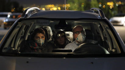 이슬람 율법도 뛰어 넘은 코로나···이란 첫 자동차극장 생겼다
