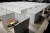 지난 1일 일본 도쿄 오다이바의 '배의 과학관' 안에 무증상, 경증 코로나19 확진자를 위한 임시 병상이 설치됐다. [로이터=연합뉴스] 