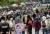 어린이날인 5일 경기 과천시 서울대공원이 가족단위 나들이객들로 북적이고 있다. 뉴시스