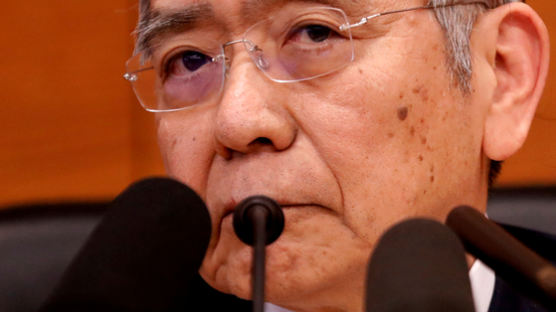 "이 남자 때문에 일본 파멸"…코로나로 최대 위기맞은 구로다