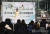 지난 1월 11일 서울시청 앞에서 열린 '고 서지윤 간호사 1주기 추모문화제'에서 참석자들이 진혼무를 보고 있다. 연합뉴스