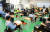 6일 실기수업이 시작된 광주 동구 조선이공대학교 강의실을 찾은 학생들이 1m 이상 거리를 두고 자리에 앉아 있다. 광주-프리랜서 장정필