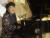 리틀 리처드는 폭발적인 창법과 피아노 연주로 유명했다. 사진은 2001년 7월 비버리힐스 공연 모습. [AP=연합뉴스]
