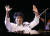 미국 로큰롤의 선구자 리틀 리처드가 9일 향년 87세로 타계했다. 사진은 2004년 8월 뉴욕 공연 모습이다. [AP=연합뉴스]