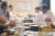 문재인 대통령이 지난 1일 오후 청와대 인근 서울 삼청동의 한 곰탕집에서 수석보좌진과 점심식사를 하고 있다. [사진 청와대]