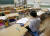 지난 3월 2일 일본 사이타마현 사이타마시의 한 초등학교에서 휴교 중에도 집에서 머물기 어려운 학생이 교실에서 자율 학습을 하고 있다. [교도=연합뉴스]