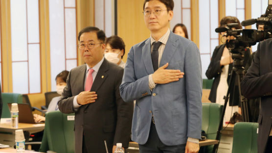 "코로나 탓에 졌다고? 그냥 뒤처진 것" 통합당 김웅의 쓴소리