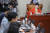 19일 오후 서울 여의도 국회에서 열린 행정안전위 전체회의에서 전해숙 위원장이 의사봉을 두드리고 있다. [뉴스1]