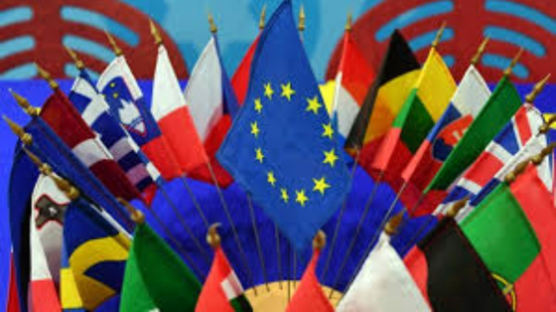EU 집행위 “코로나19 대응한 경제정책, 보건·일자리 집중해야”