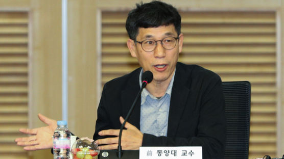 진중권 "유시민 한마디에 KBS 법조팀 날아가…새로운 파시즘"