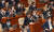 제21대 국회 초선의원 의정연찬회에 참석한 당선인들이 20일 국회 본회의장에서 셀카를 찍고 있다.오종택 기자