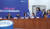 지난 3월 26일 당시 국회 더불어민주당 대표회의실을 방문한 더불어시민당의 윤미향 비례대표 후보가 간담회에 앞서 인사하고 있다. / 사진:연합뉴스