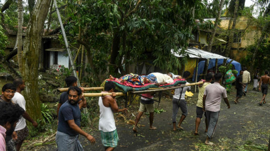 벵골만 휩쓴 슈퍼 사이클론 ‘암판’...최소 85명 사망