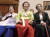 2007년 2월 15일 미국 하원 외교위가 일본군 ‘위안부’로 강제 동원됐던 할머니들을 출석시킨 가운데 개최한 사상 첫 청문회에서 김군자(2017년 작고), 이용수, 네덜란드인 얀 러프 오헤른 할머니(왼쪽부터) 등 3명이 손을 잡고 증언을 기다리고 있다. / 사진:연합뉴스