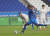 24일 울산 문수축구경기장에서 열린 프로축구 K리그1 부산과 경기에서 울산 주니오가 페널티킥을 차고 있다. [연합뉴스]