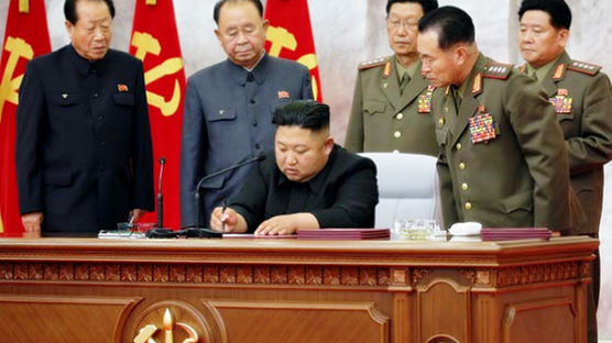 잠행 22일만에 돌아온 김정은···美 보란듯 '핵 카드' 꺼냈다
