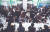 올초 서울 서초구 at센터에서 열린 채용정보 박람회에서 구직자들이 채용 관련 상담을 받는 모습. [연합뉴스]