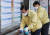 대전 서구 둔산동 일원 버스정류장에서 장종태 서구청장과 직원들이 소독을 하고 있다. 뉴스1