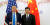미국 도널드 트럼프 대통령과 중국 시진핑 국가주석. 사진은 지난해 6월 일본 오사카에서 열린 주요 20개국(G20) 회의 때 따로 만나는 모습.