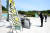 노태우 전 대통령 장남 재헌씨가 29일 오전 광주 북구 국립 5·18민주묘지를 참배하고 있다. [뉴스1]