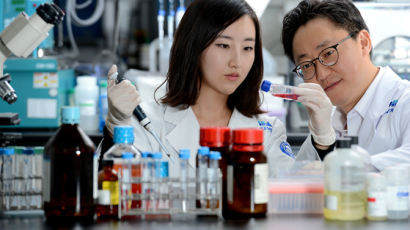 '아직 시작이지만…' 전세계 줄기세포치료제 중 절반은 한국산 