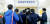코로나19가 확산한 지난 3월27일 중구 서울지방고용노동청에서 실업급여 수급자들이 설명회장에 입장하고 있다. 뉴스1.