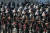 지난 5월 31일 미국 미네소타주 미니애폴리스에 집결한 시위 진압 경찰들. AFP=연합뉴스